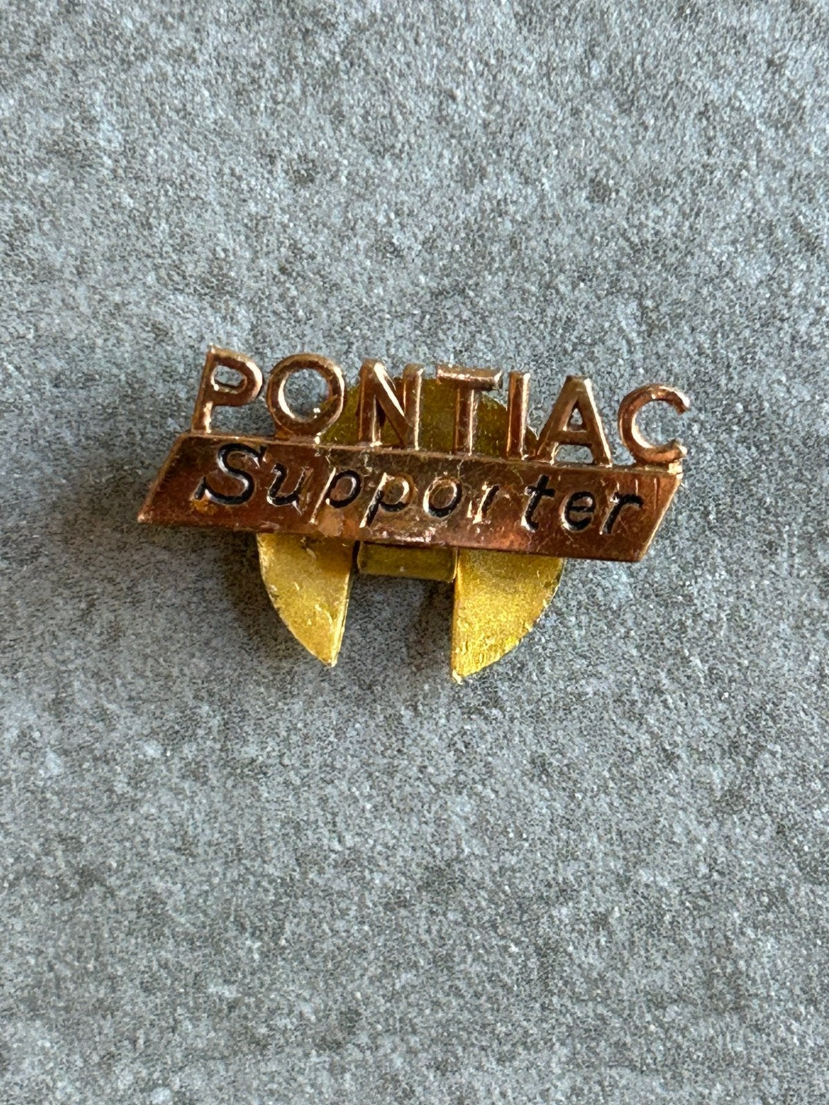 Pontiac supporter speldje, jaren 60, Ophalen of Verzenden, Gebruikt, Merk, Speldje of Pin