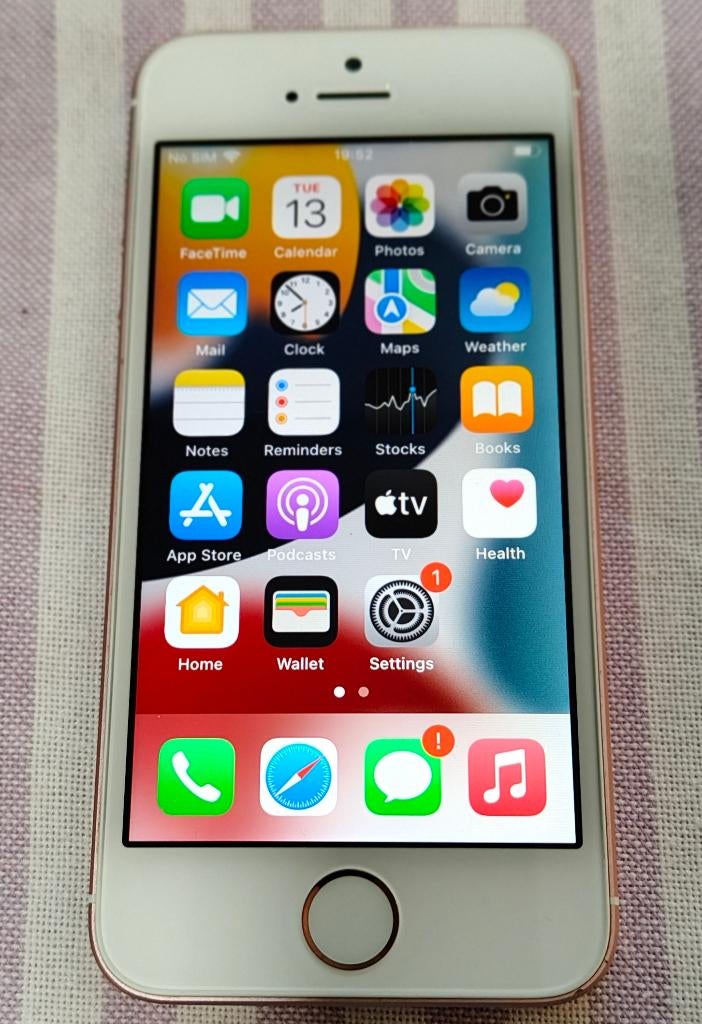 iPhone SE 2016 first generation, Telecommunicatie, Mobiele telefoons | Apple iPhone, Ophalen of Verzenden, Zo goed als nieuw, 87 %