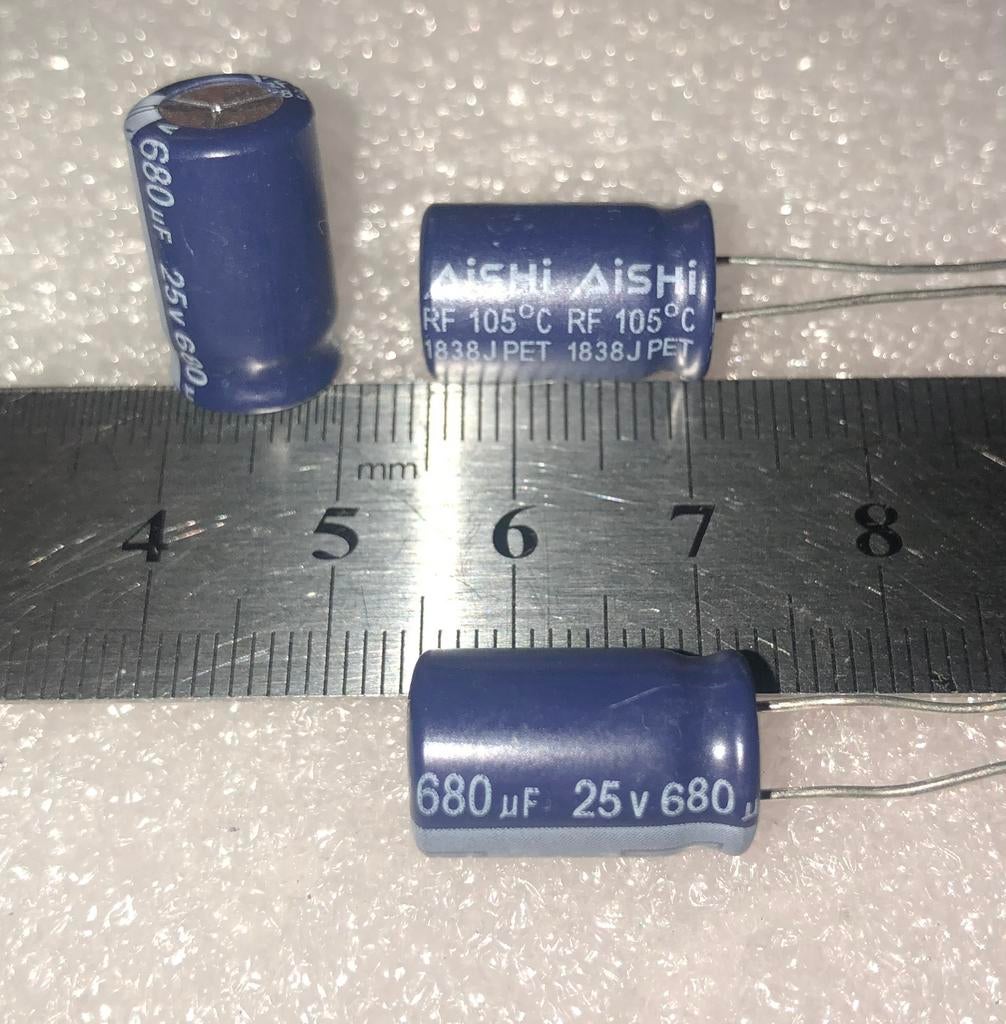 680uF 25v Aishi RF serie, Ophalen of Verzenden, Nieuw
