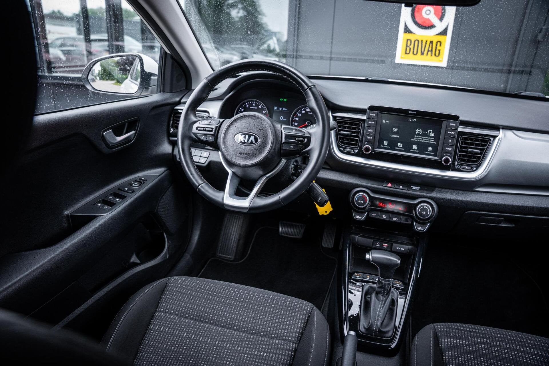 Kia Stonic 1.0 T-GDi DynamicPlusLine*AUTOMAAT*CARPLAY*CLIMA*, Gebruikt, Met garantie (alle), Automatische klimaatregeling, Wit