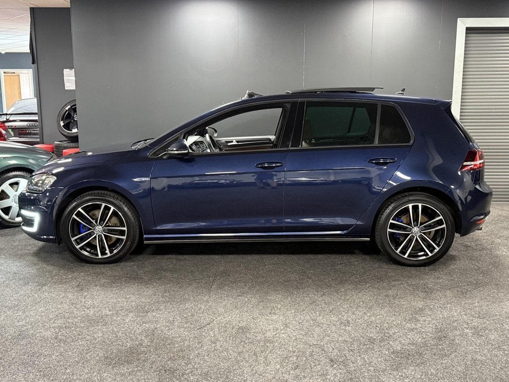 Volkswagen Golf 1.4 TSI GTE Panorama dak Leder Apple-carplay, Auto's, Volkswagen, Stof, Gebruikt, 4 cilinders, Blauw