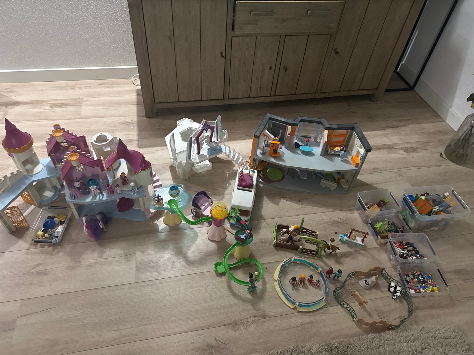 Grote Playmobil collectie: kasteel, ziekenhuis, camper en me, Ophalen, Gebruikt, Jongen of Meisje