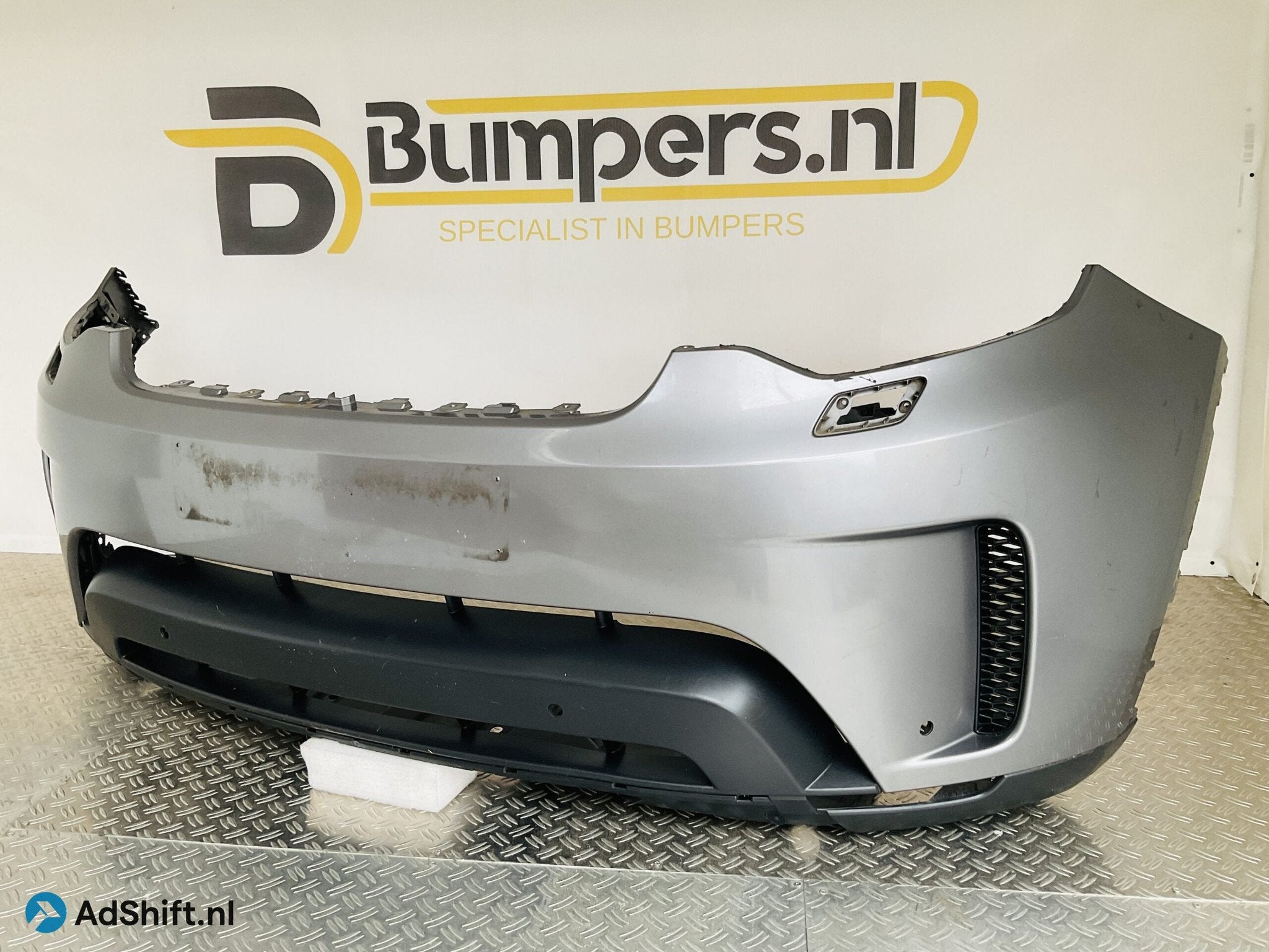 Bumper Land Rover Discovery L462 HSE HY-32-17F003-AA Voorbum, Auto-onderdelen, Carrosserie en Plaatwerk, Bumper