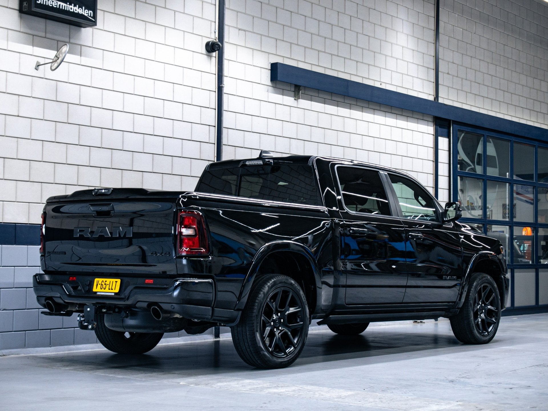 Dodge Ram 1500 Laramie Premium Luchtvering | Full Option! |, Auto's, Automaat, Gebruikt, Euro 6, 426 pk