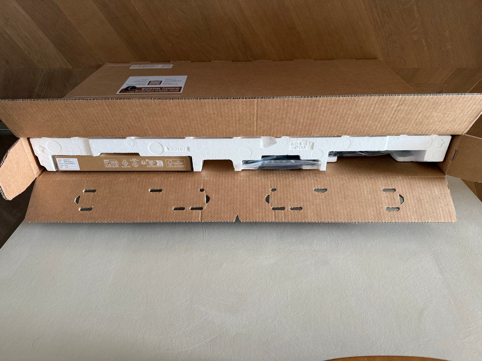 Samsung 2026 The Frame 43 inch QLED Smart TV (Nieuw in doos), Ophalen, QLED, Nieuw, 120 Hz