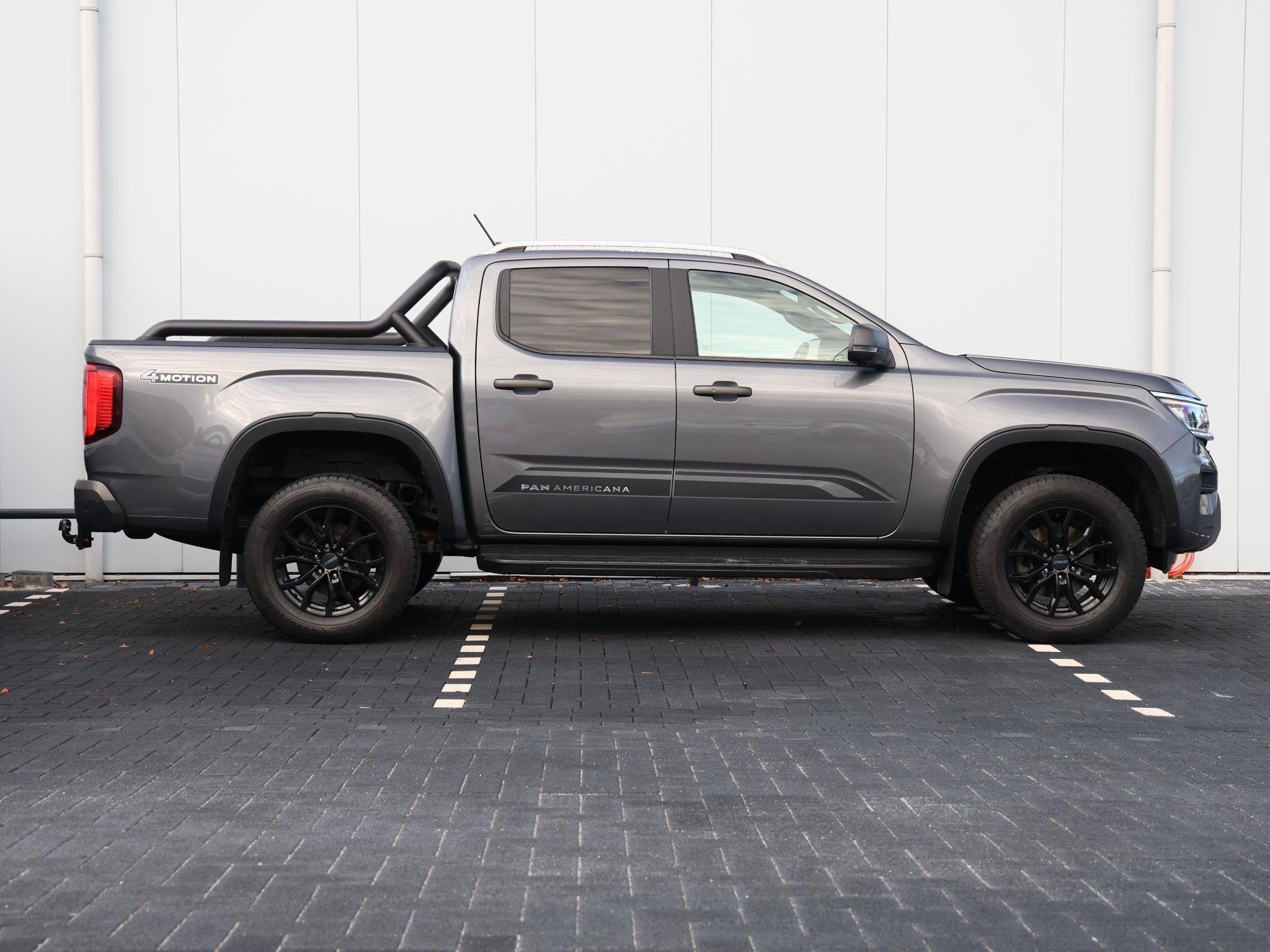 Volkswagen Amarok 3.0 TDI V6 240pk Pan Americana | 4-Motion, Auto's, Automaat, Stof, Gebruikt, Zwart