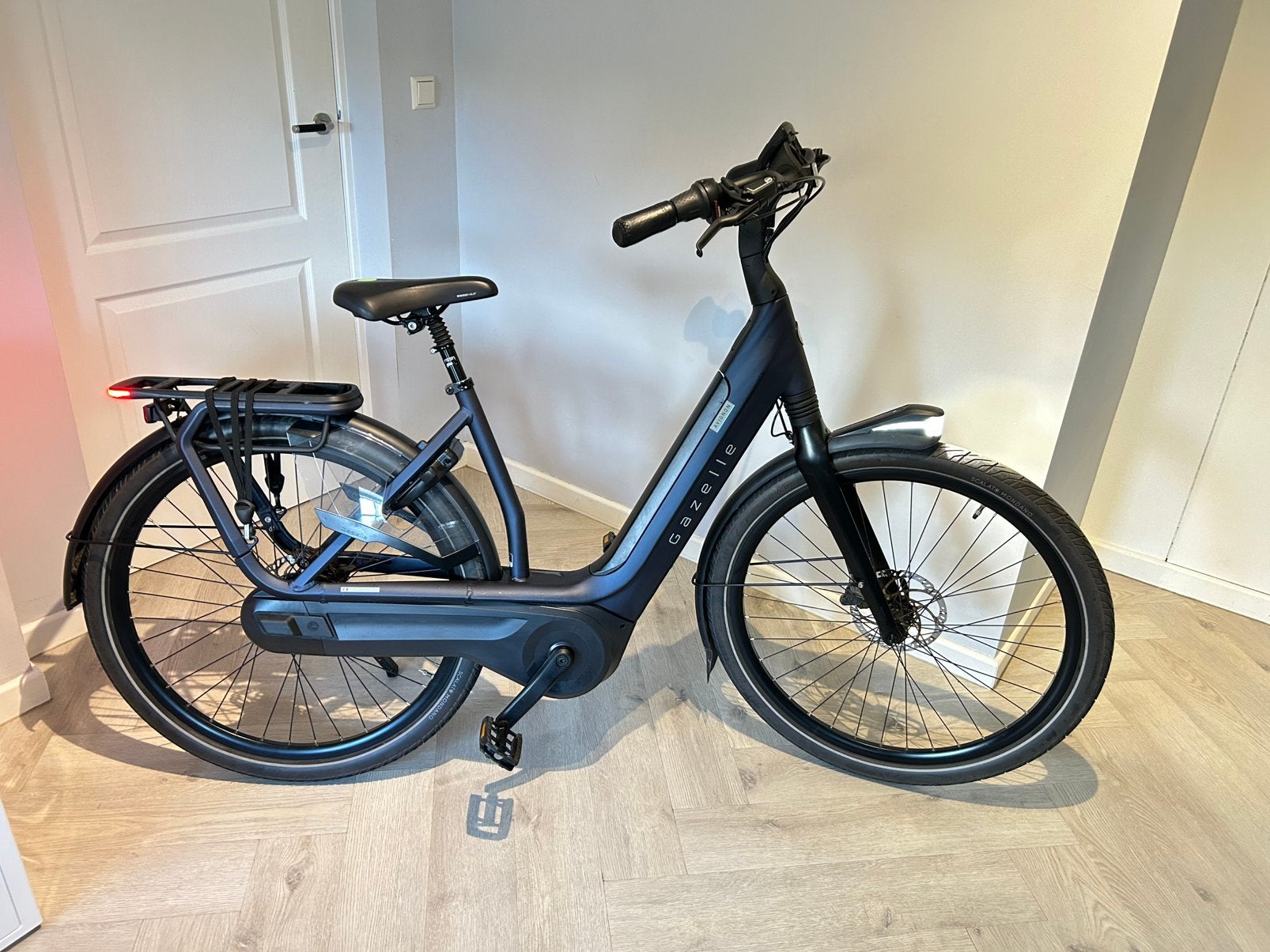 PRACHTSTAAT Gazelle Avignon 2022 53cm 625wh 2100km dames, Gazelle, Gazelle, Ophalen of Verzenden, Zo goed als nieuw