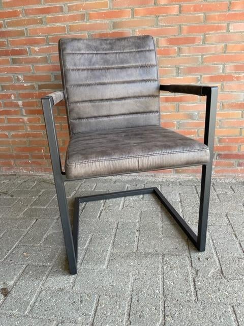 Stoelen mooi ,industriële met arm  antraciet laag geprijsd, Stoelen met arm industriële antraciet voorraad snel thuis, Nieuw, Ophalen of Verzenden