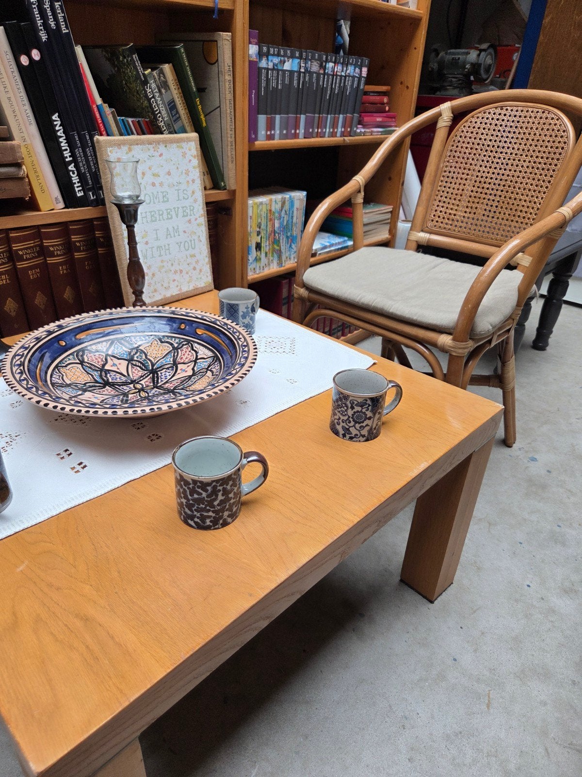 Een mooie licht houten gelakte tafel.Dus geen kringen., Strak modern, Gebruikt, 50 tot 100 cm, Vierkant