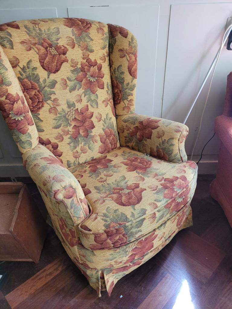 ouderwetse fauteuil gebloemde stof bloemen roze rood geel, Huis en Inrichting, Fauteuils, Ophalen, 75 tot 100 cm, Zo goed als nieuw