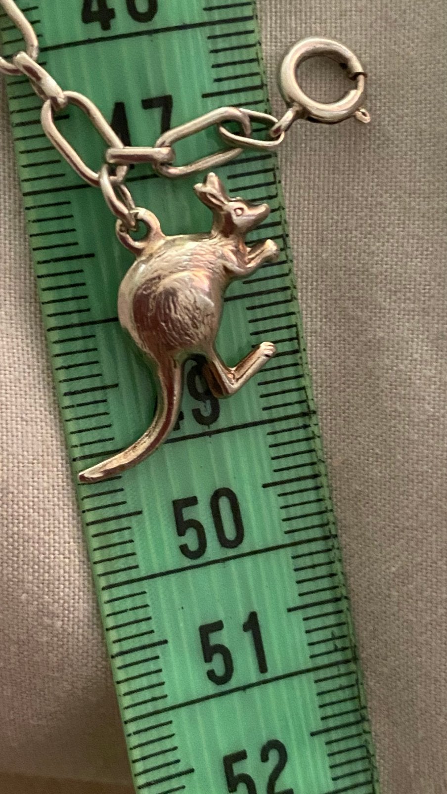 Zilveren bedel hanger kangoeroe voor bedelarmband ketting, Ophalen of Verzenden, Zo goed als nieuw, Zilver