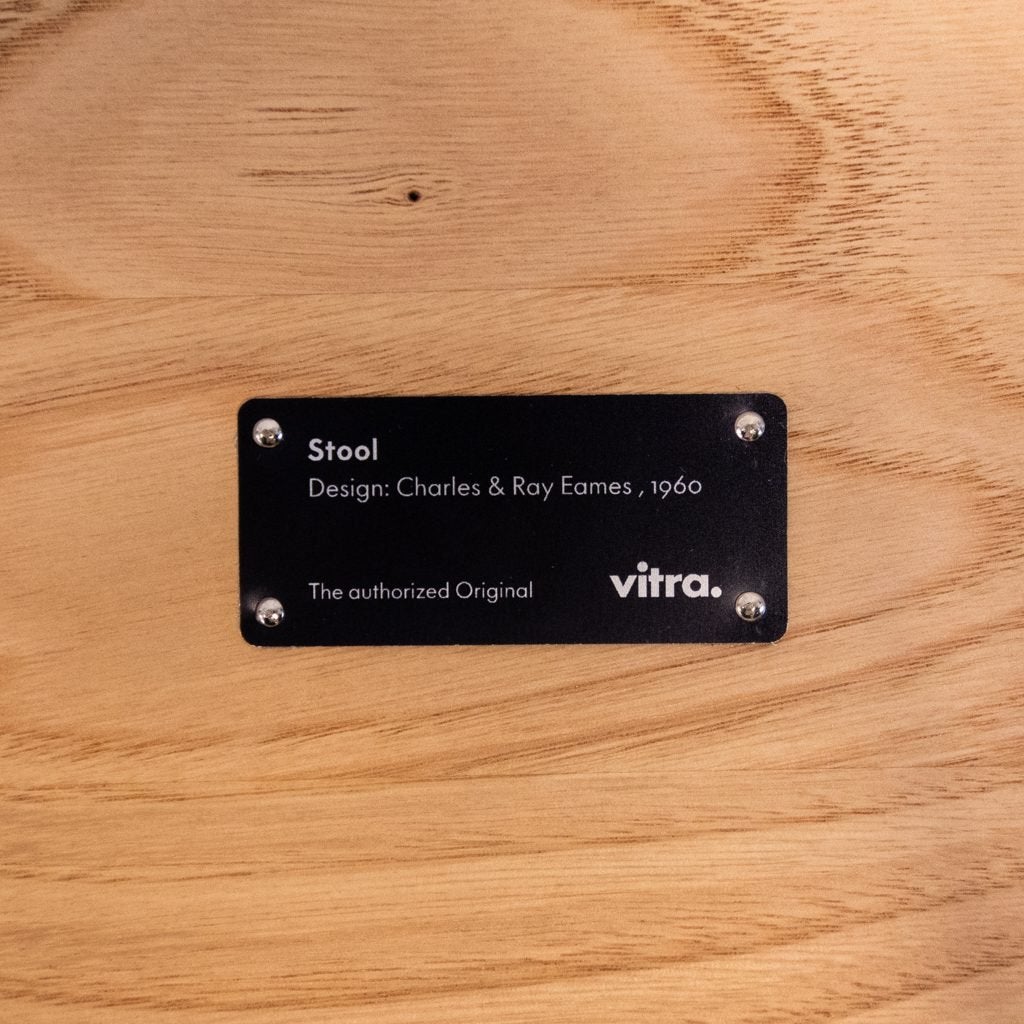 Vitra Eames Stool Krukje Kastanjehout (C), Niet ingevuld, Nieuw, Niet ingevuld, Niet ingevuld