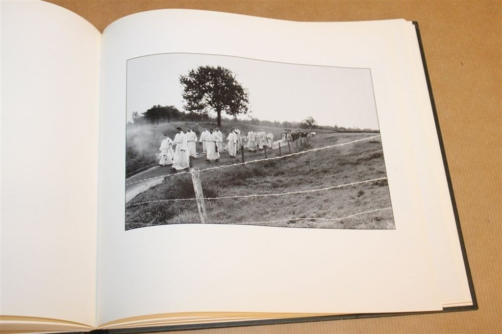 Roomse Rituelen — Fotoboek Processies Limburg & België, Ophalen of Verzenden, Gelezen