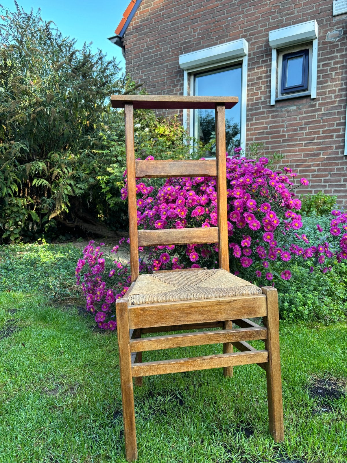 Vintage houten kerkstoel met biezen zitting, Antiek en Kunst, Ophalen