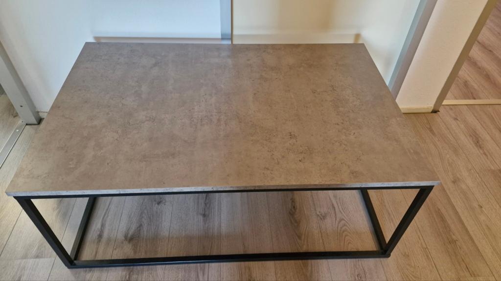 Salontafel met betonlook blad en metalen onderstel, Gebruikt, 100 tot 150 cm, Modern, Industrieel, Overige materialen