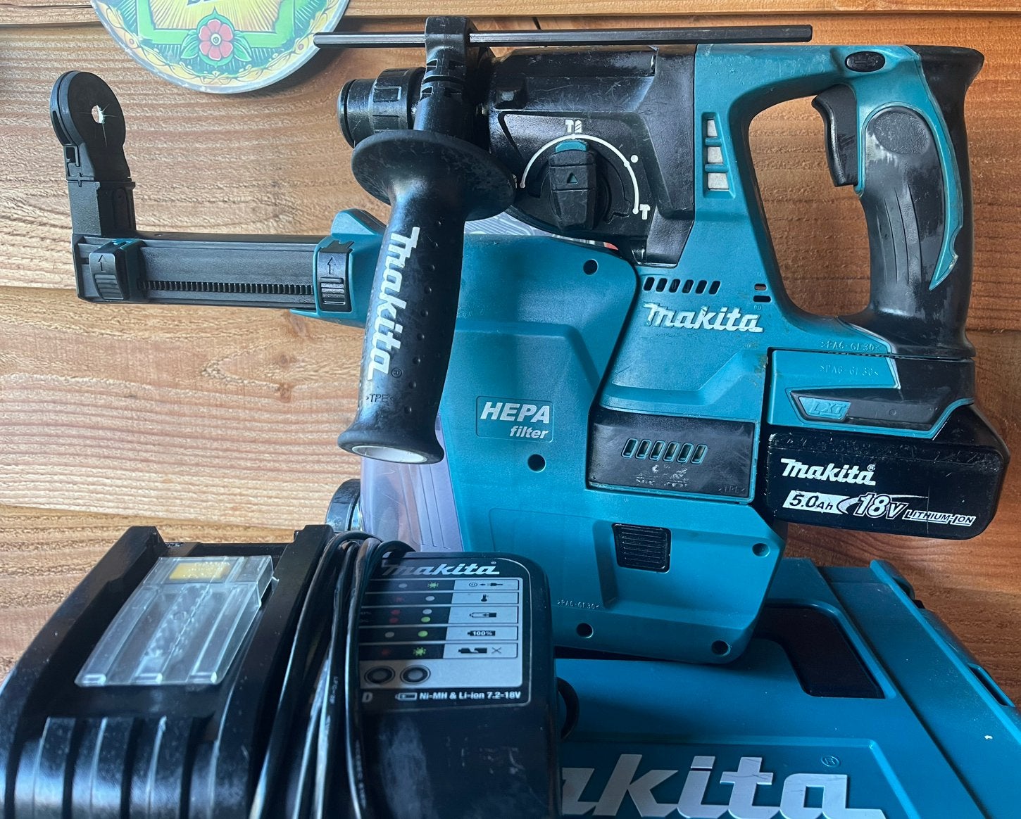 Makita boorhamer met stofafzuiging dhr 242, Doe-het-zelf en Verbouw, Gereedschap | Boormachines, Ophalen of Verzenden, Zo goed als nieuw