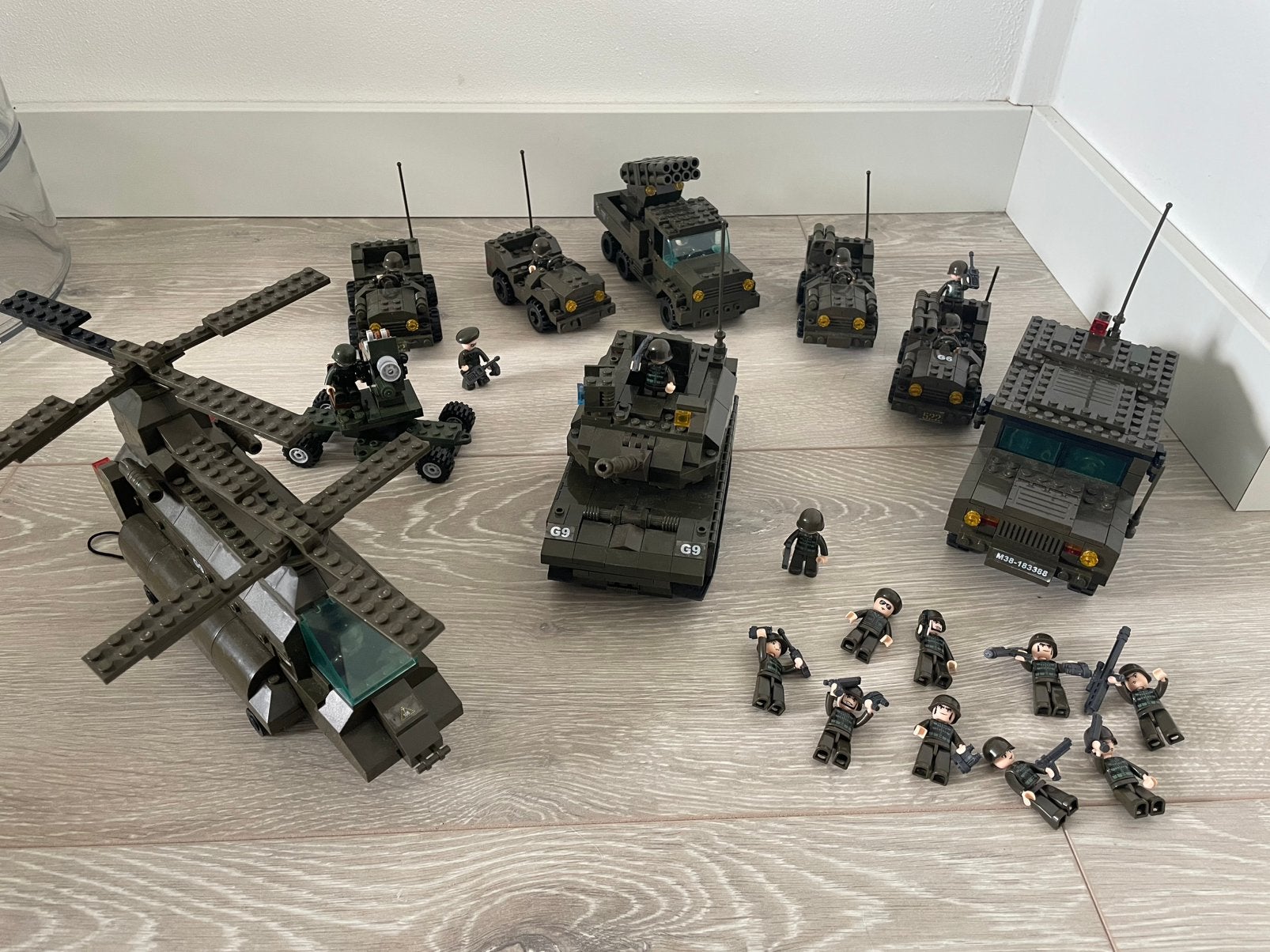Sluban Army bouwspeelgoed leger, Kinderen en Baby's, Speelgoed | Bouwstenen, Ophalen of Verzenden, Zo goed als nieuw, Overige merken