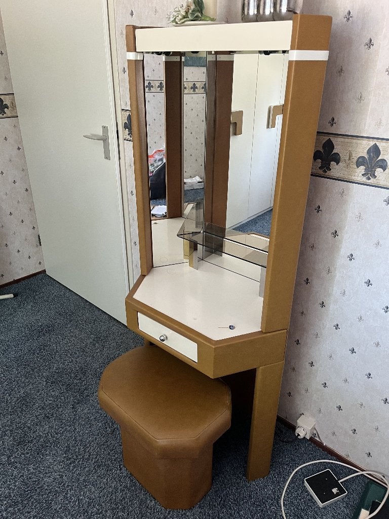 Kaptafel met bijpassend Krukje, Ophalen, Overige materialen, Gebruikt, 100 tot 150 cm