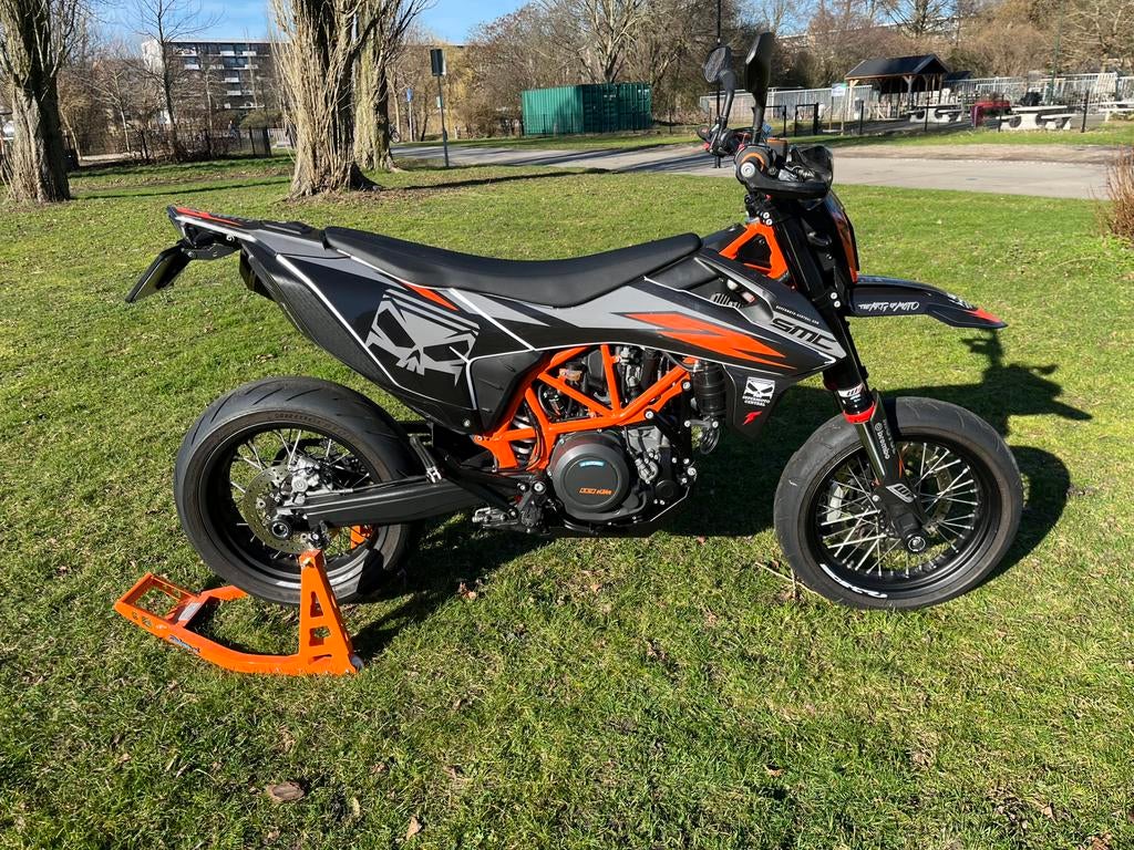 Ktm 690 smc-r. 2020 A2, Motoren, Sportuitlaat, 693 cc, Particulier, Minimaal motorrijbewijs A2