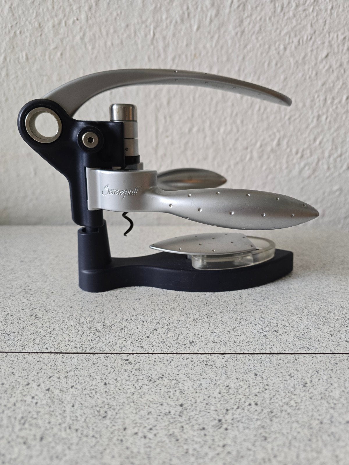 Screwpull (Le Creuset) hefboom kurkentrekker met standaard, Ophalen of Verzenden, Gebruikt