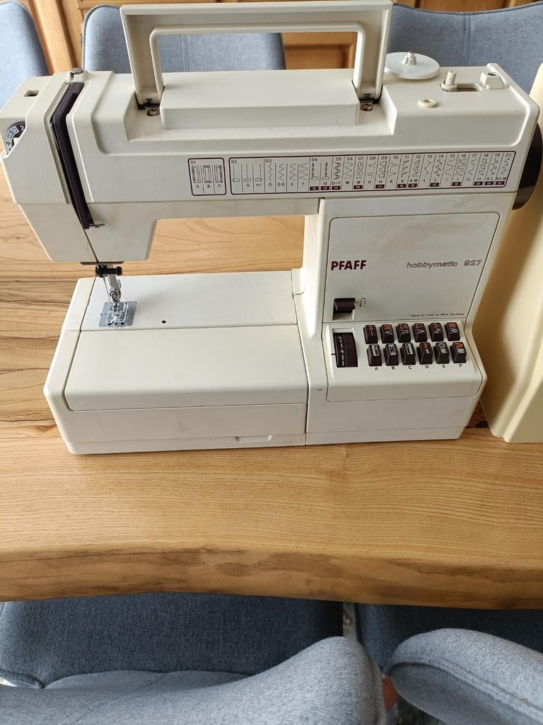 Pfaff tipmatic, Hobby en Vrije tijd, Naaimachines en Toebehoren, Ophalen of Verzenden, Zo goed als nieuw, Naaimachine, Pfaff