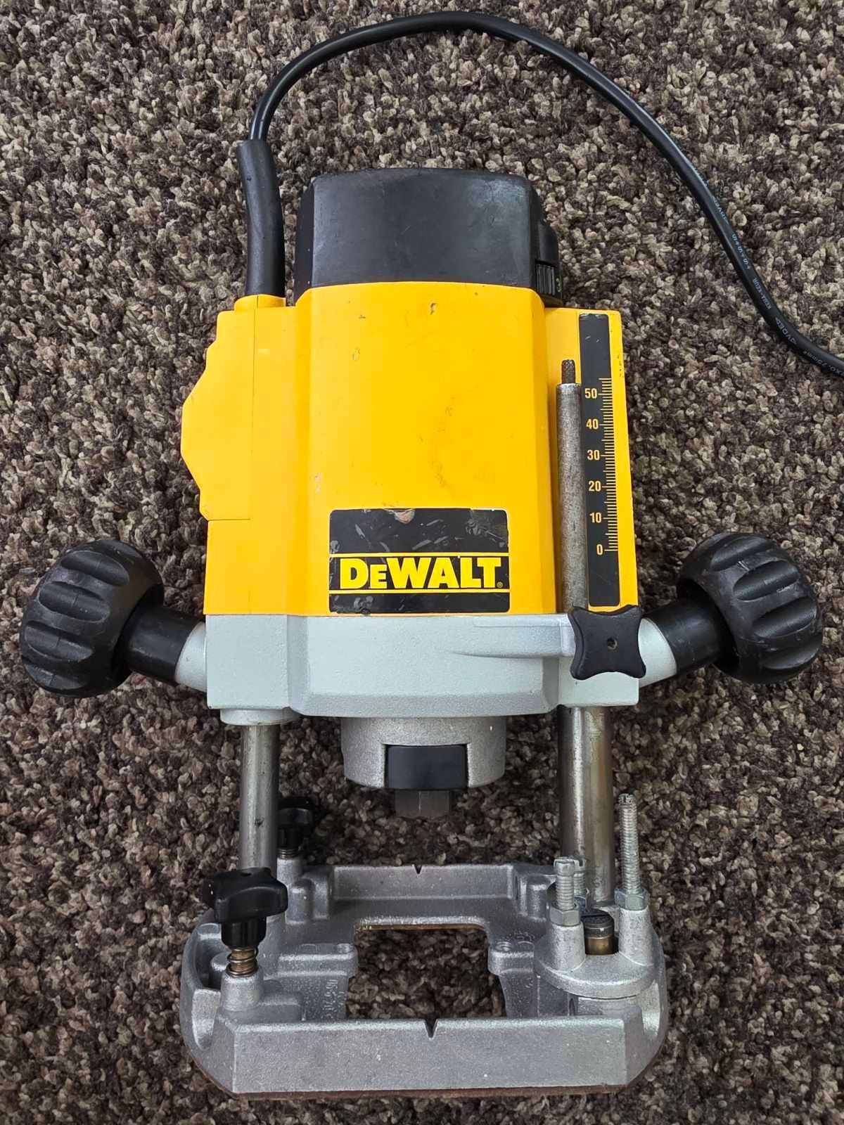 DeWalt DW615 freesmachine, Doe-het-zelf en Verbouw, Gereedschap | Freesmachines, Ophalen of Verzenden, Zo goed als nieuw, Elektrisch