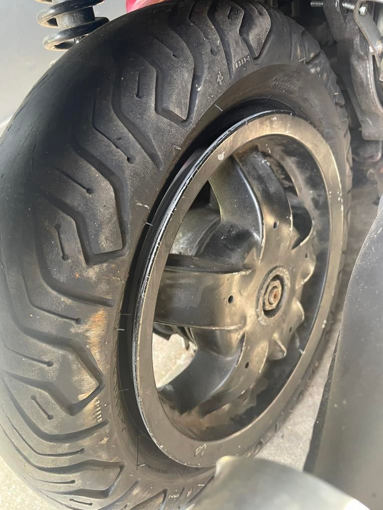 zip achtervelg lekker band, Fietsen en Brommers, Ophalen of Verzenden, Gebruikt, Overige typen, Piaggio