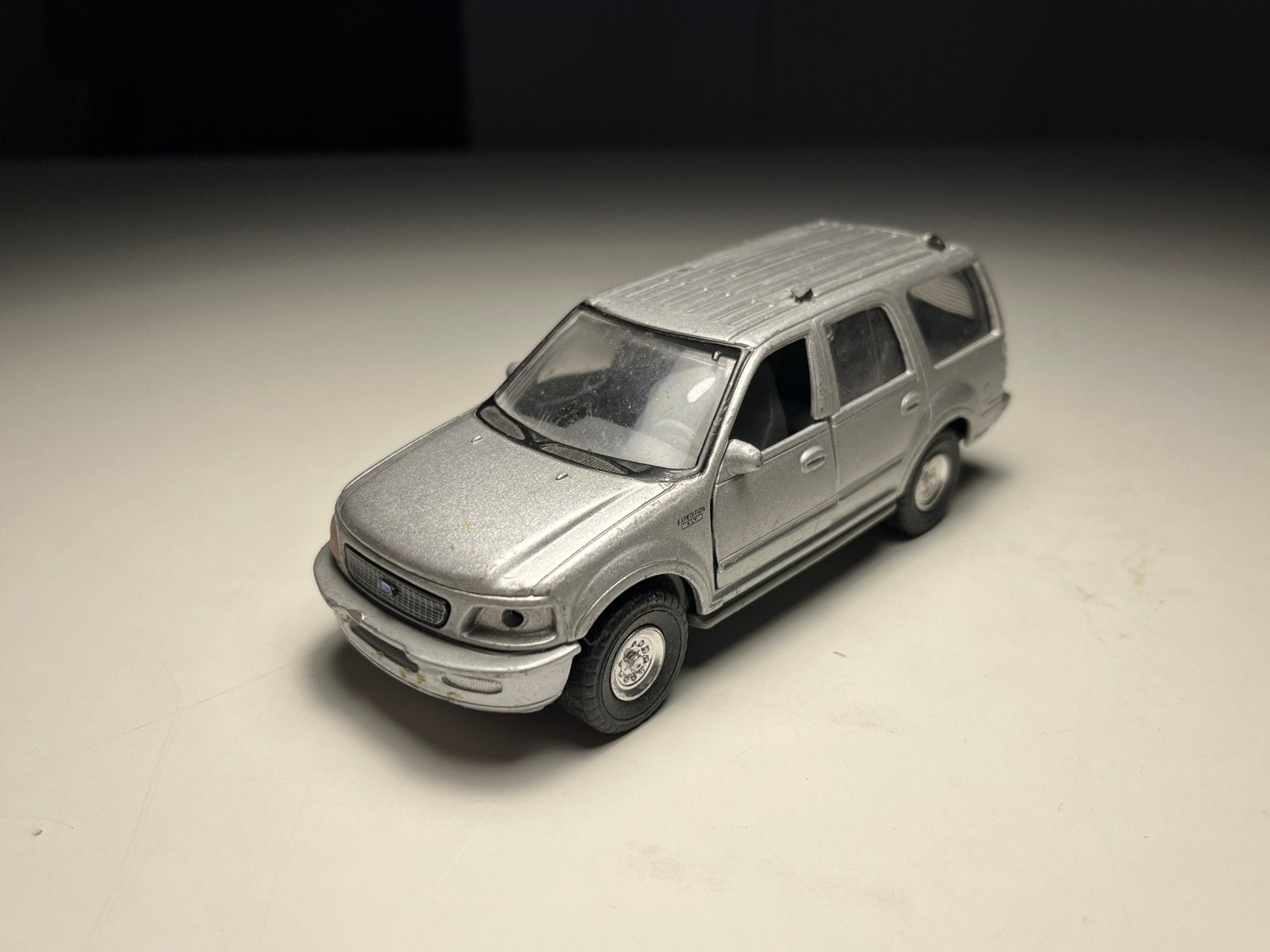 Tins Toys - Ford Expedition - Schaal 1:38, Ophalen of Verzenden, Gebruikt, Auto