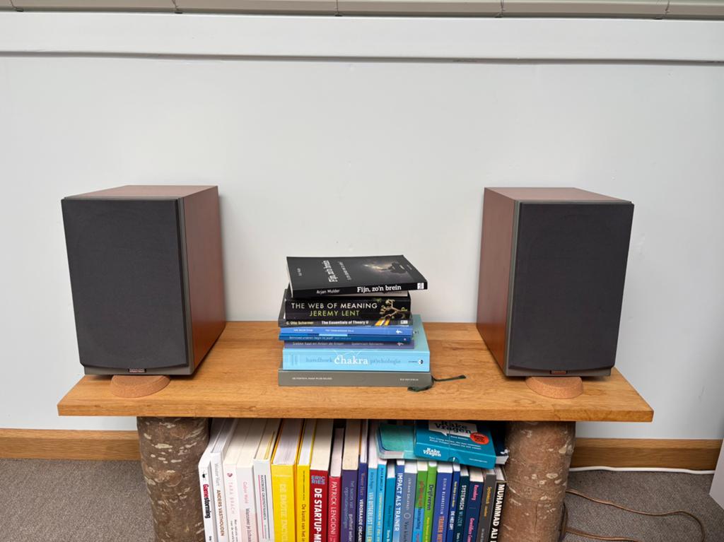 Dynaudio Audience 42
