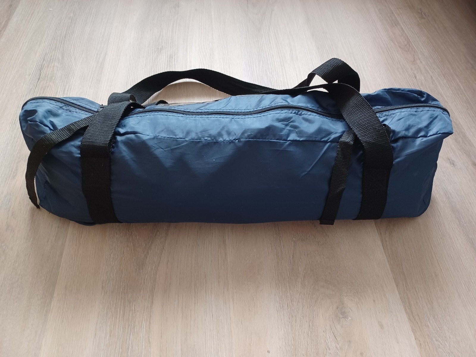 Blauw windscherm met stokken, draden en haringen, Ophalen of Verzenden