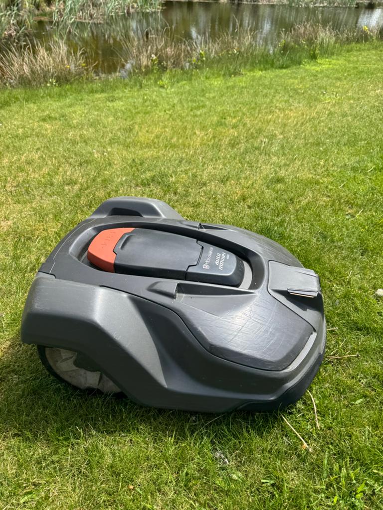 Husqvarna Automower 450X Robotmaaier, Ophalen, Zo goed als nieuw, 20 tot 25 cm, Bestuurbaar via app
