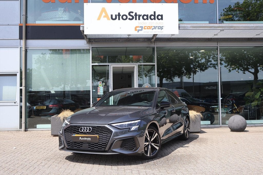 Audi A3 Limousine 30 TFSI S-LINE I Navi I Trekhaak I Climate, Auto's, Gebruikt, Met garantie (alle), Leder en Stof, Origineel Nederlands