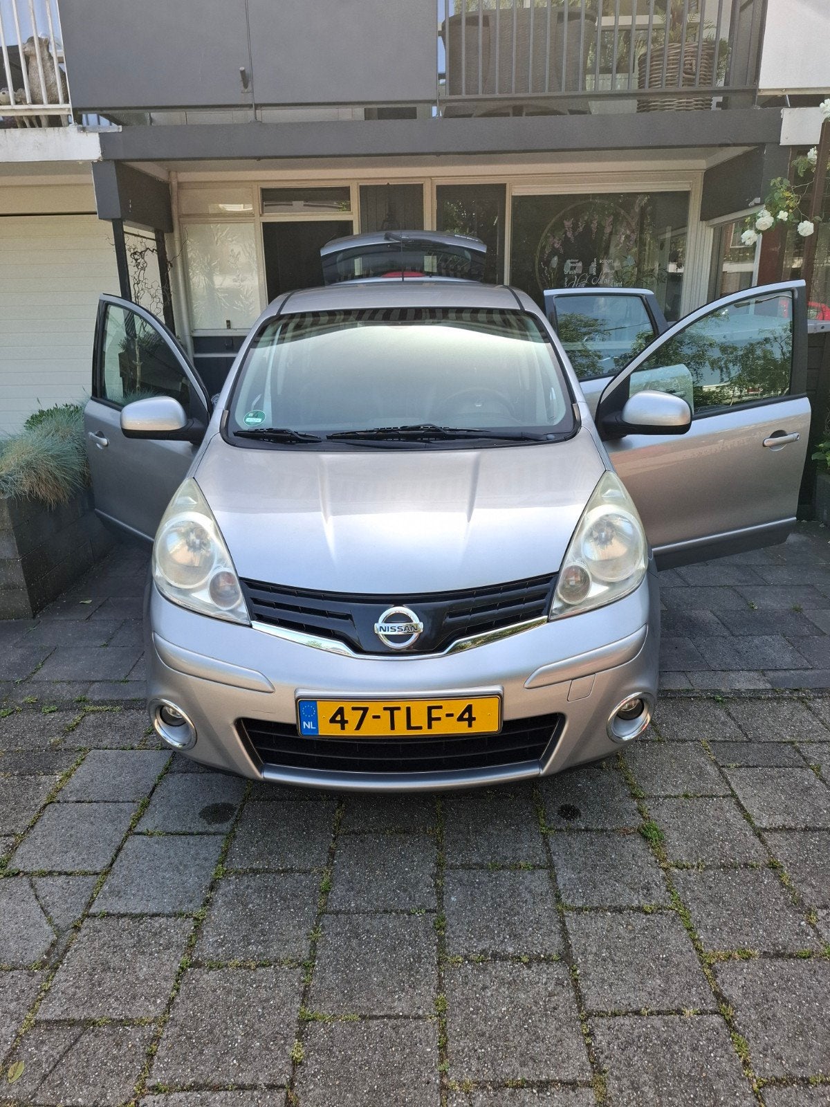 Nissan Note 1.6 16V AUT 2012 Grijs, Automaat, Zwart, 49 €/maand, Particulier