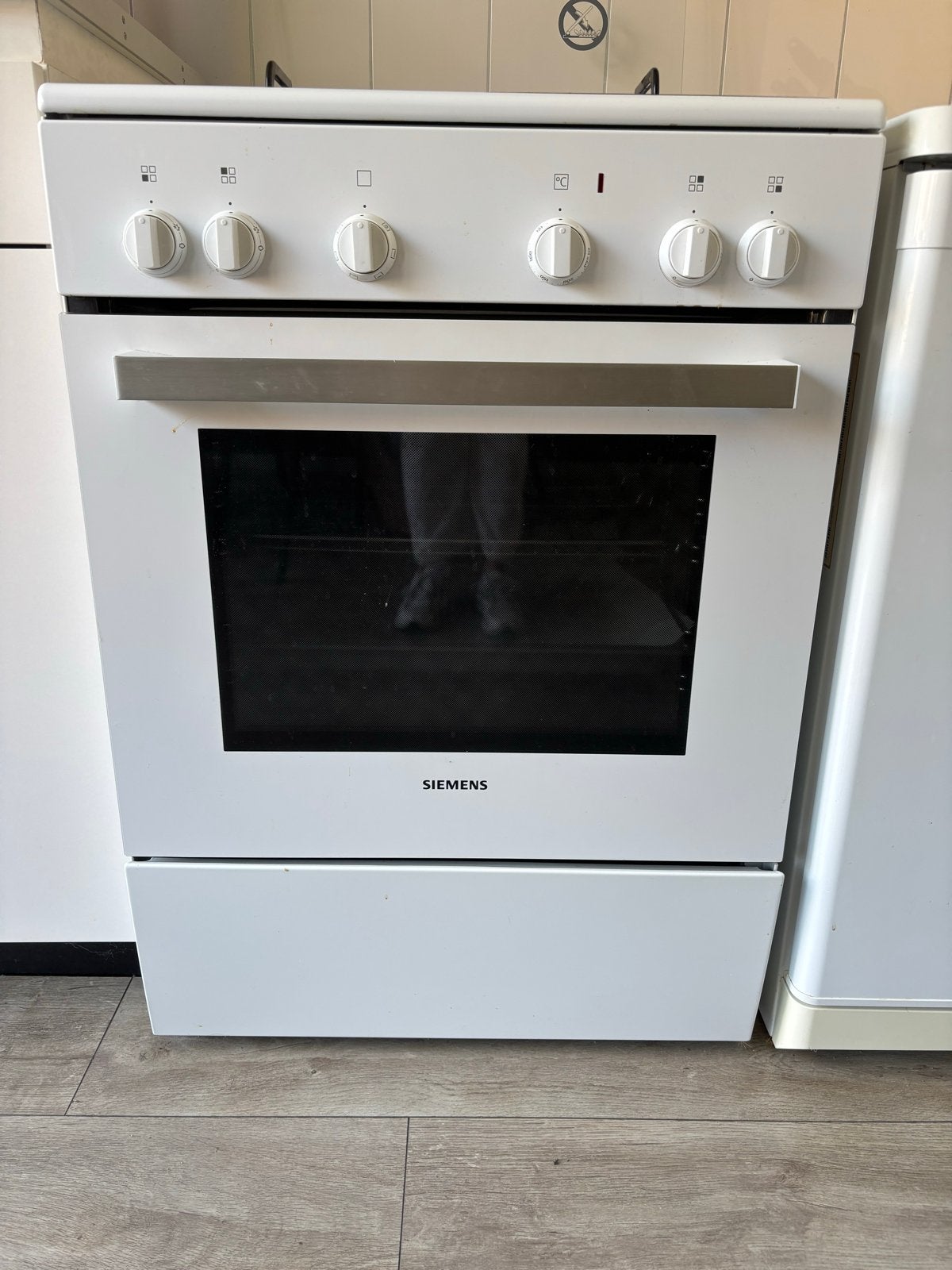 Siemens Vrijstaand Gasfornuis met Oven - Wit, Witgoed en Apparatuur, Fornuizen, Ophalen, Gebruikt, Grill, 4 kookzones