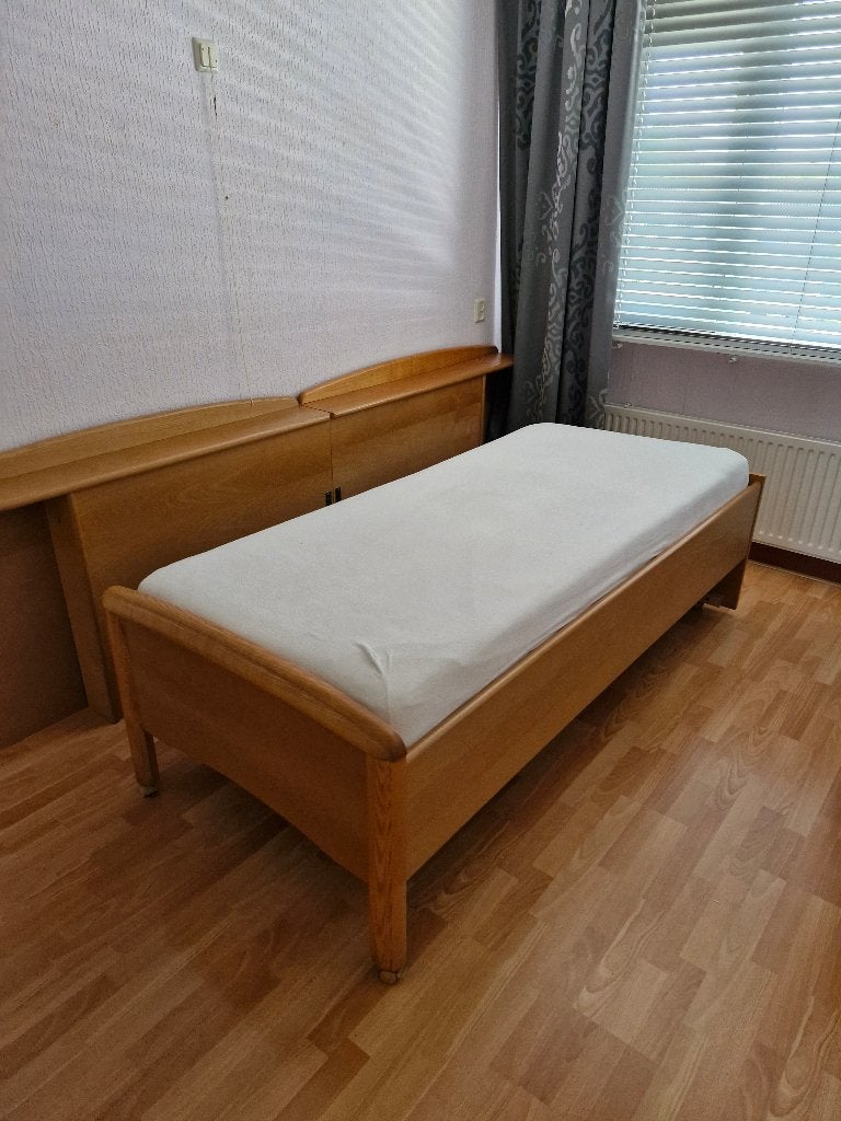 1 persoons bed, Auping, Huis en Inrichting, Slaapkamer | Bedden, Gebruikt, Eenpersoons, 100 cm, 200 cm, Hout, Bruin, Ophalen