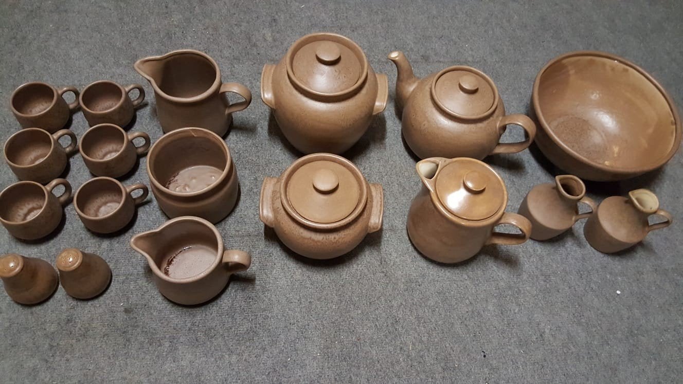HANDGEMAAKT SERVIES 18 DELIG KERAMIEK, Ophalen, Keramiek, Nieuw, Overige stijlen