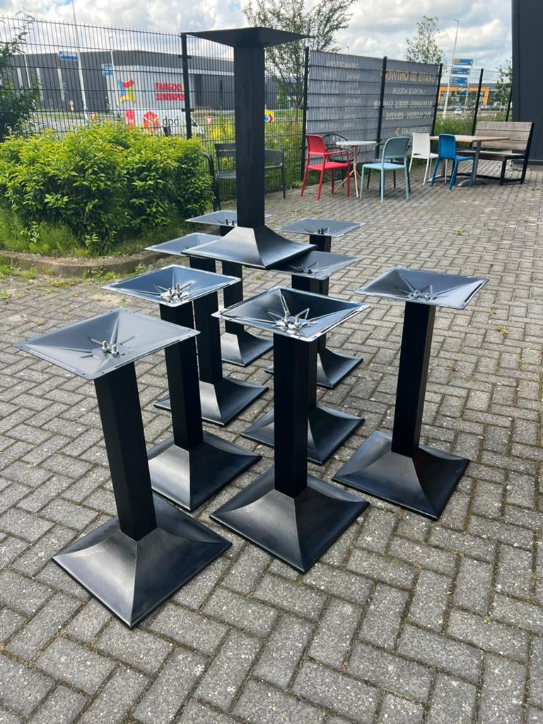 Massief zwarte stalen onderstellen (9 stuks) voor horeca, Huis en Inrichting, Tafelonderdelen, Tafelpoot, Gebruikt, Vierkant, Minder dan 50 cm