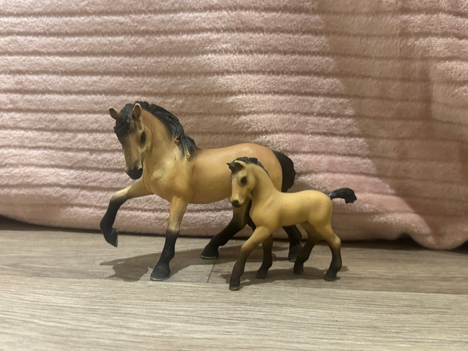 Schleich Lusitano merrie met veulen, Ophalen of Verzenden, Gebruikt