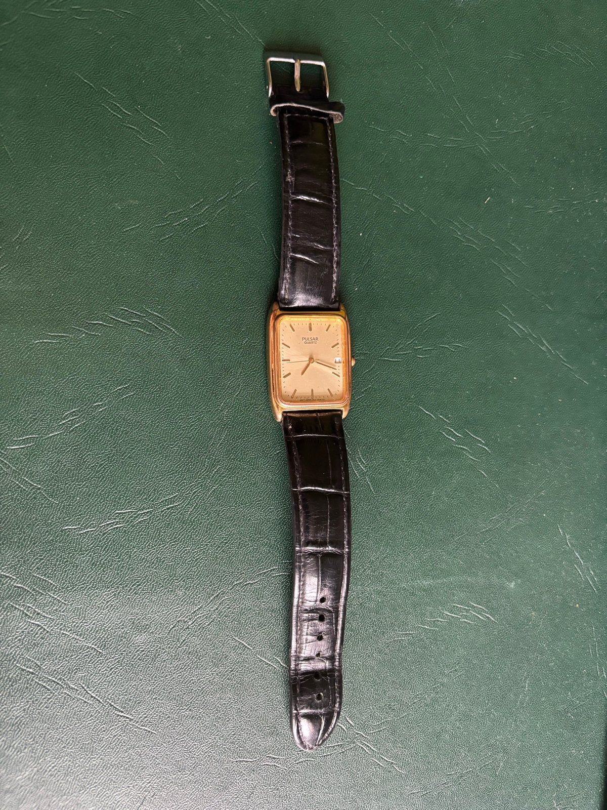 Gouden horloge met leren bandje - Gebruikt, Overige merken, Polshorloge, Ophalen of Verzenden, Goud