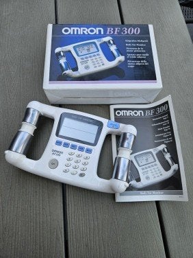 Zgan Omron BF 300 lichaamsvetmeter in zeer goede staat, Ophalen of Verzenden, Nieuw, Buik, Overige typen