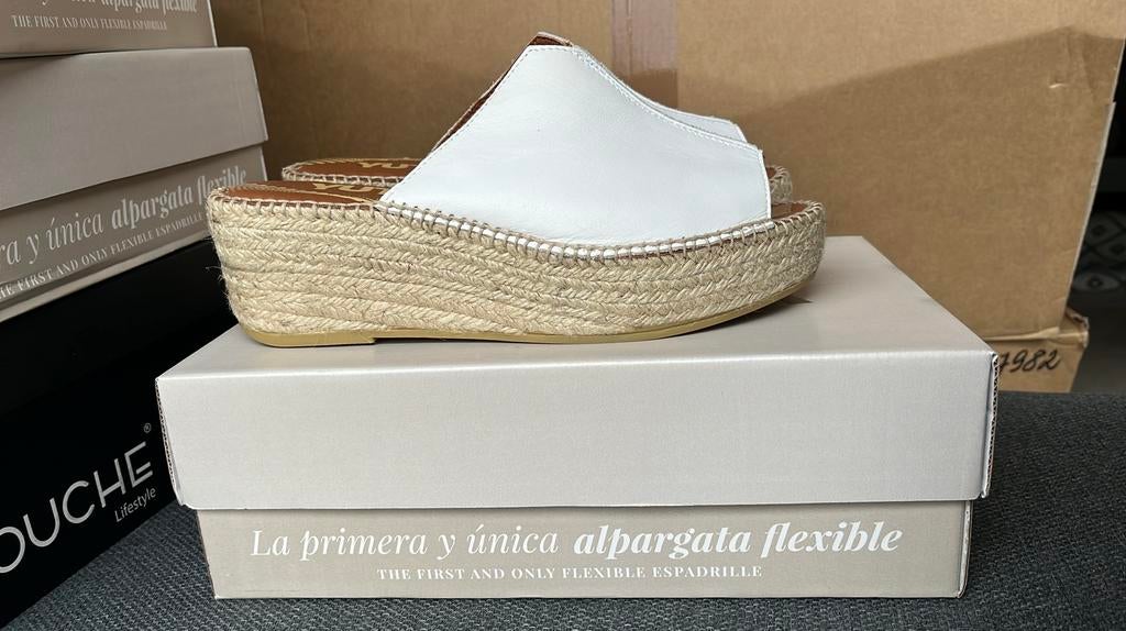 Viguera espadrilles wit leer maat 39 nieuw!, Wit, Nieuw, Ophalen of Verzenden, Espadrilles of Moccasins