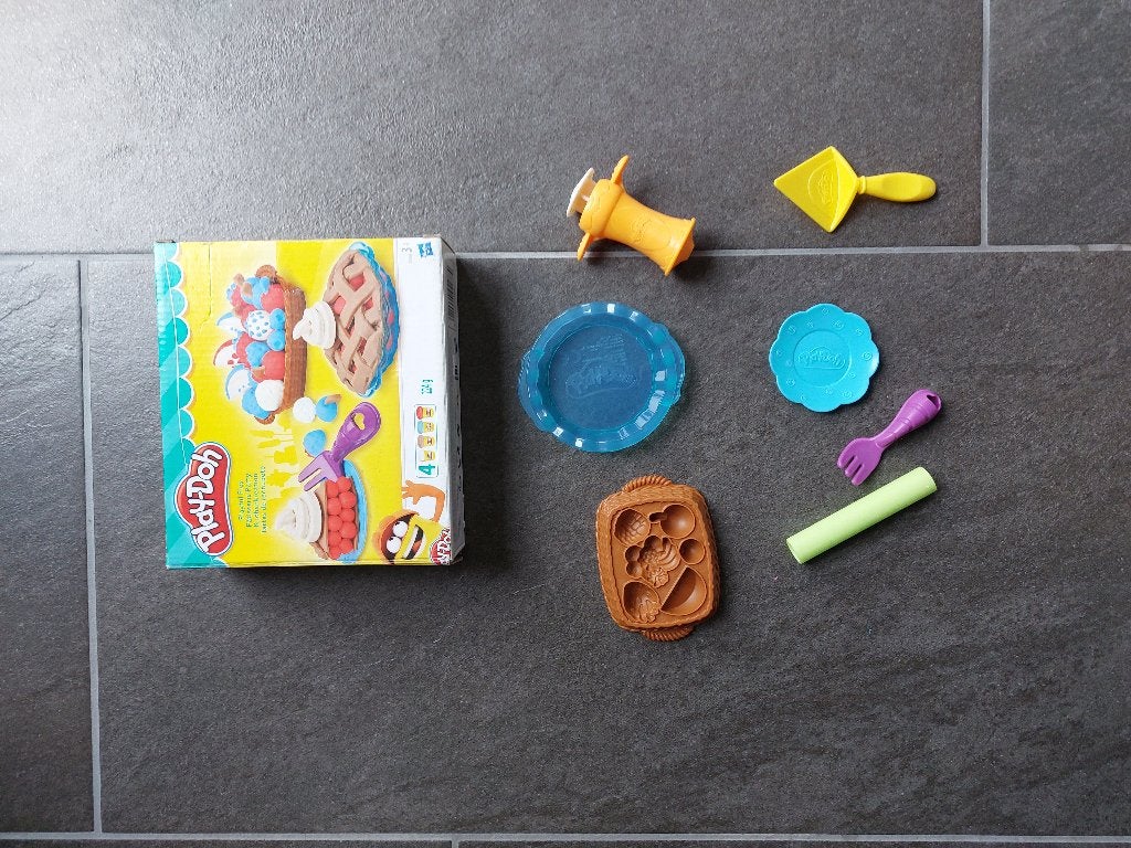 Playdoh cakejes en taartjes, Ophalen of Verzenden, Gebruikt, Knutselen