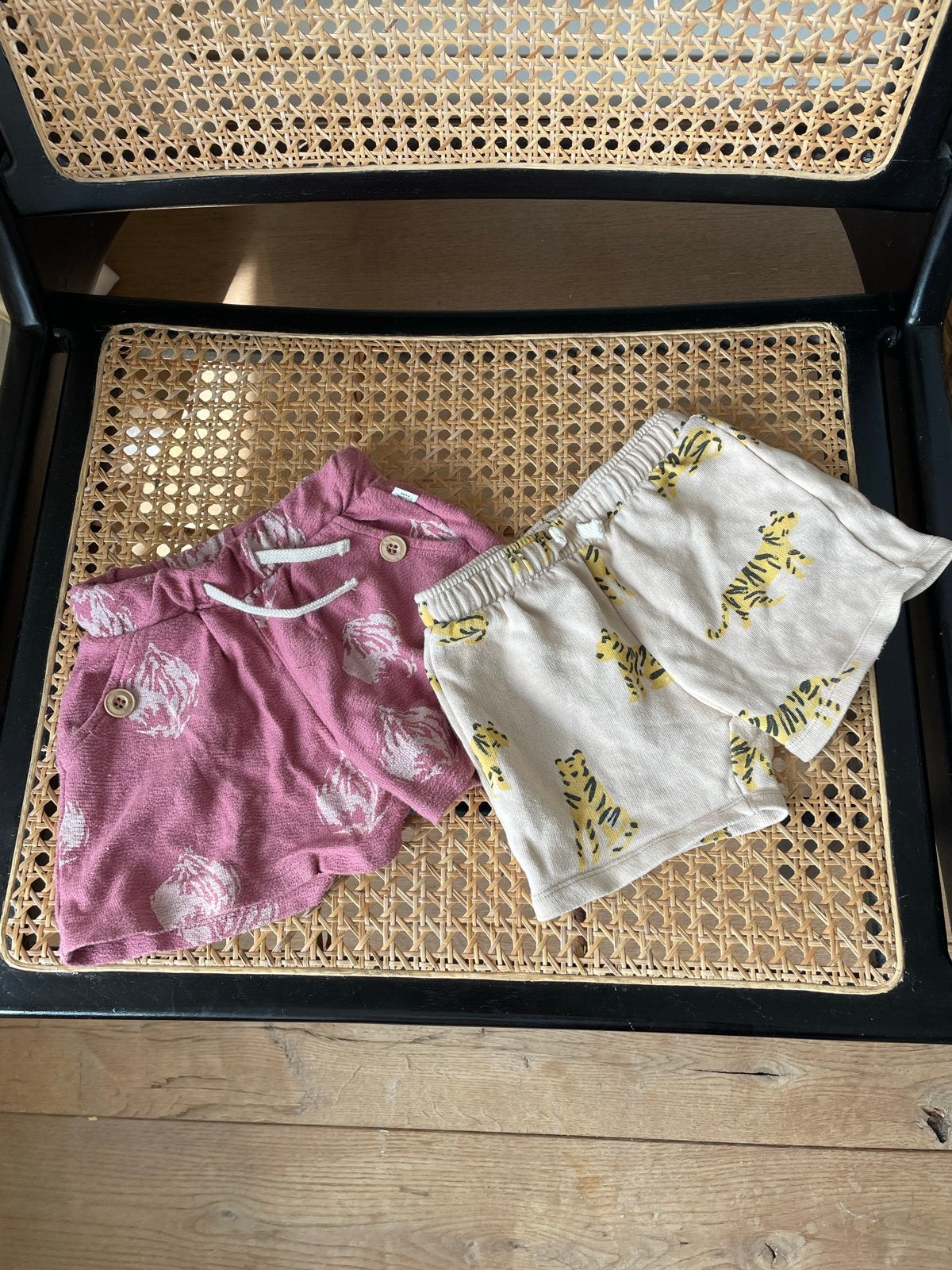 2 korte broekjes Zara en Sanetta maat 98, Ophalen of Verzenden, Gebruikt, Meisje, Broek