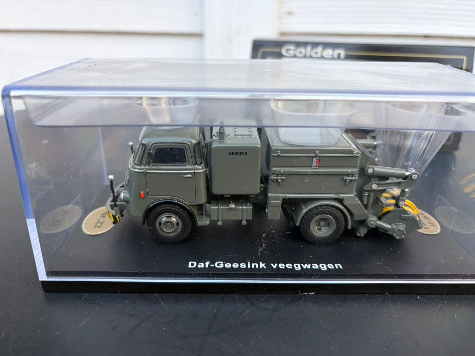 DAF GEESINK VEEG WAGEN GOLDEN OLDIES, Ophalen of Verzenden, Zo goed als nieuw, Bus of Vrachtwagen, Lion Toys