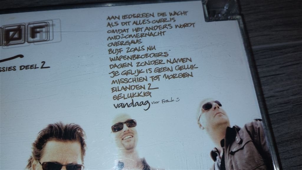 Blof -April, Ophalen of Verzenden, Zo goed als nieuw, Levenslied of Smartlap