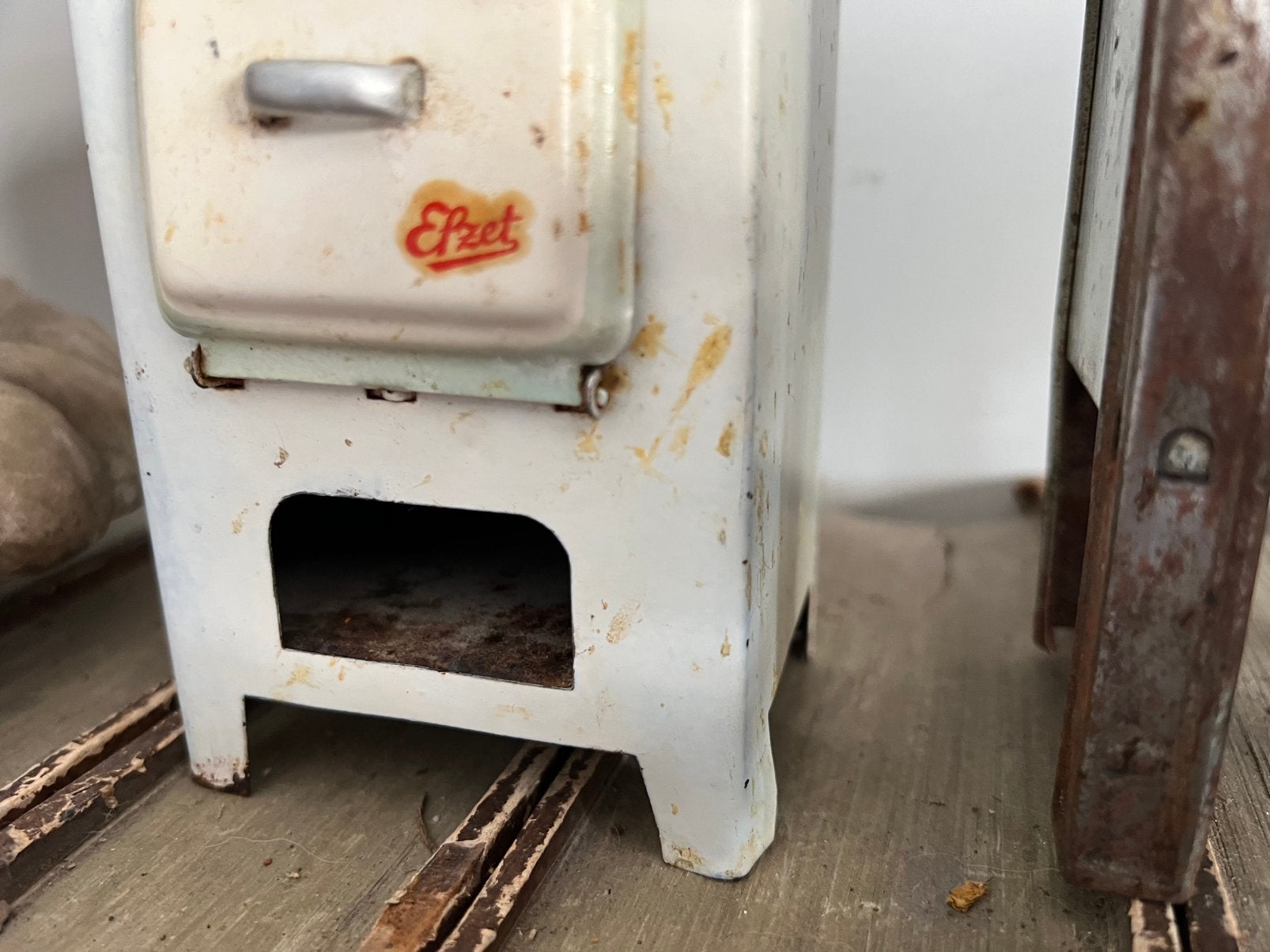 2x OUD SLEETS FORNUISJE, Ophalen of Verzenden, Gebruikt, Poppenhuis
