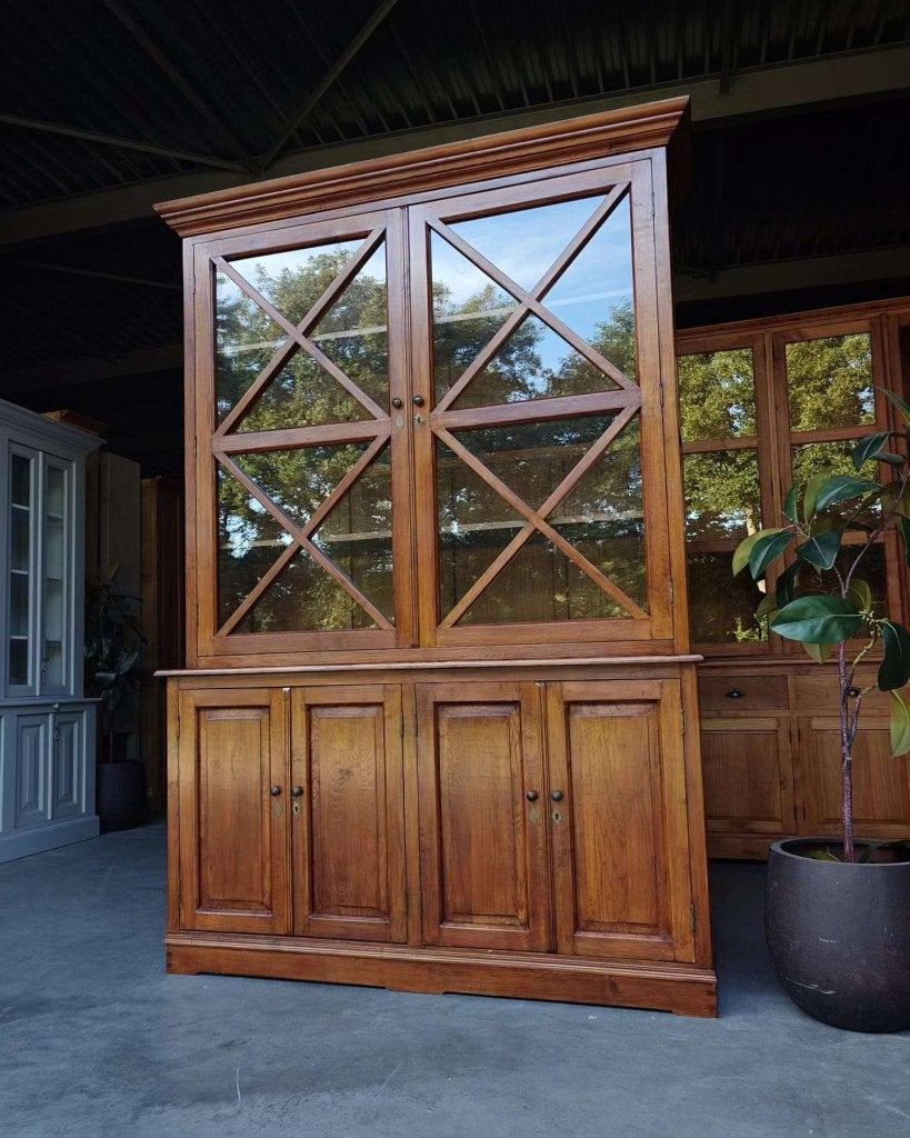 Klassieke eikenhouten servieskast | Hoge winkelvitrine #9664, Huis en Inrichting, Gebruikt, -, Met lade(s), Ophalen of Verzenden