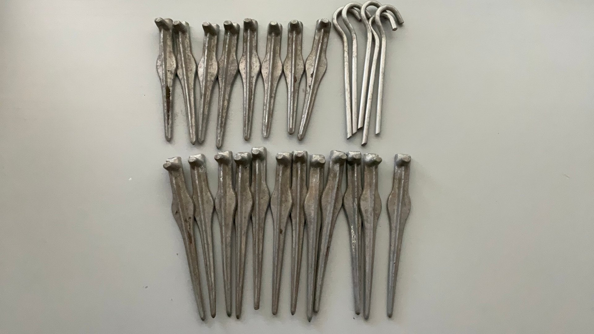 20 Apag haringen + plus 5 aluminium haringen, Caravans en Kamperen, Ophalen of Verzenden, Gebruikt