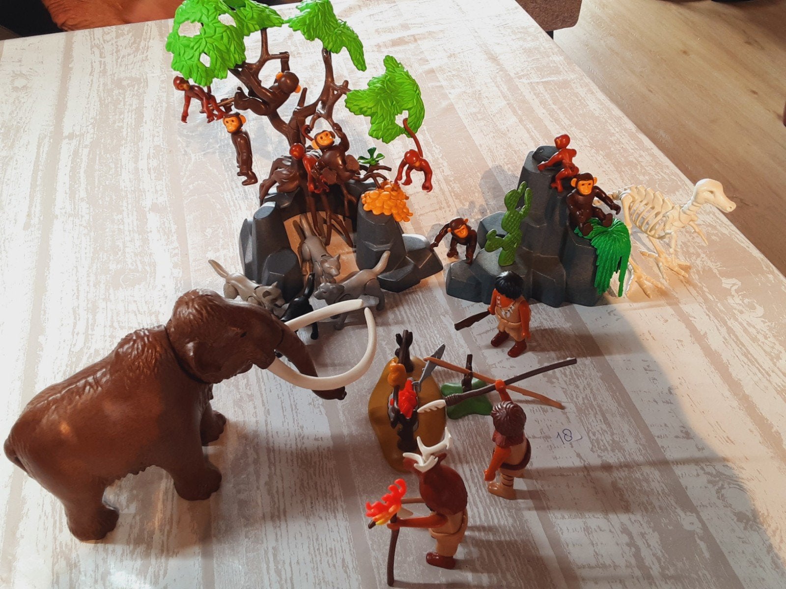DIERENSETS nr 18. Oermens met grote oeros, Ophalen of Verzenden, Zo goed als nieuw