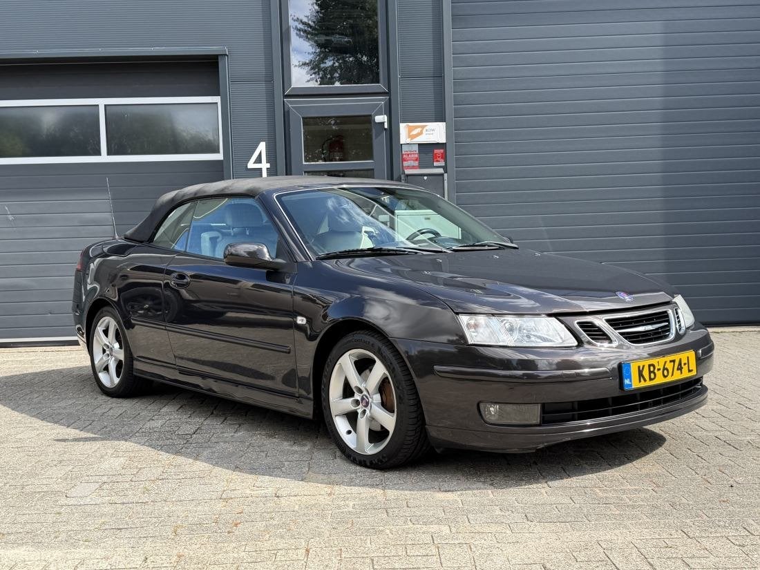 Saab 9-3 Cabrio - 1.8t Vector, 1998 cc, Gebruikt, 4 cilinders, Zwart